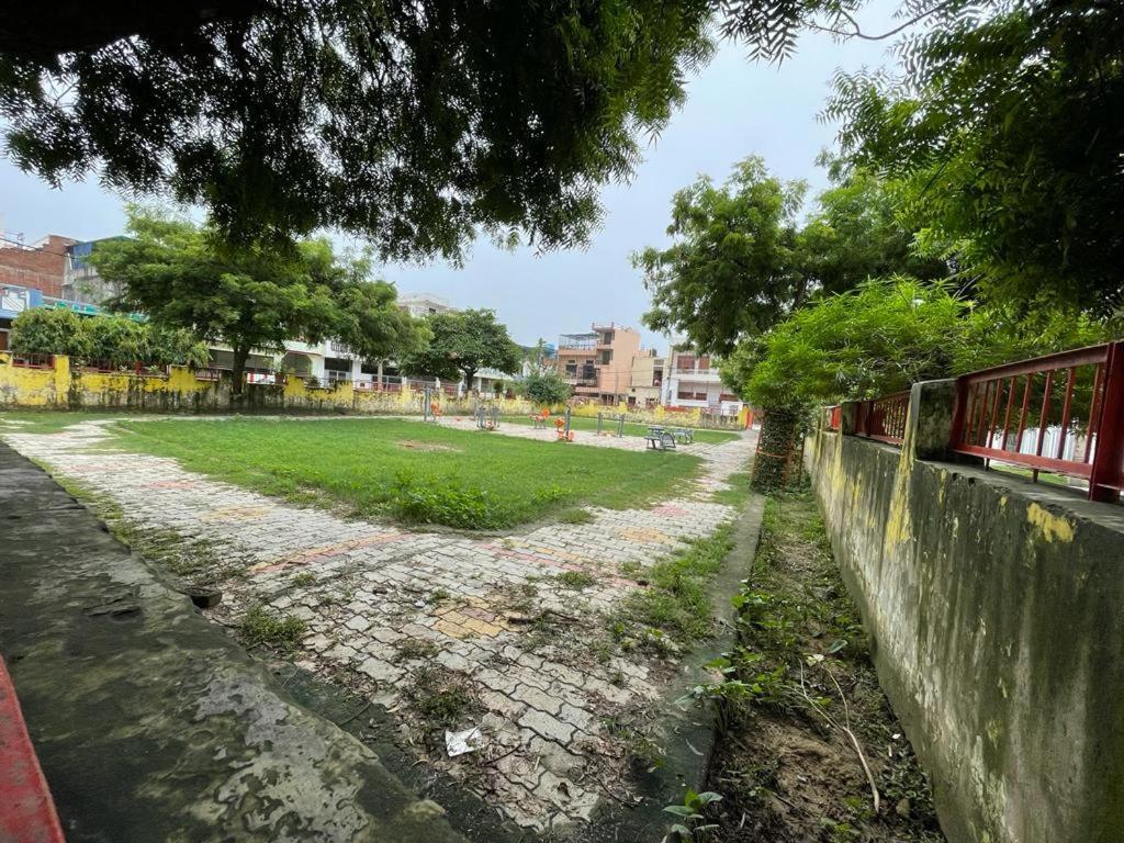 Shree Balaji Homestay Ayodhya ภายนอก รูปภาพ