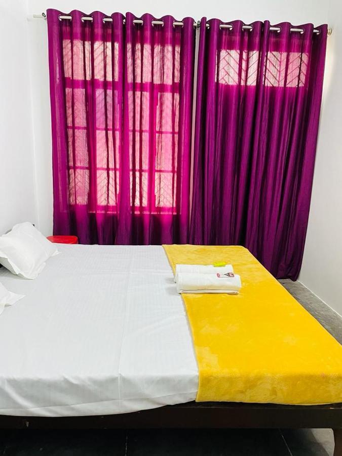 Shree Balaji Homestay Ayodhya ภายนอก รูปภาพ