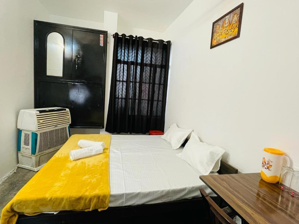 Shree Balaji Homestay Ayodhya ภายนอก รูปภาพ