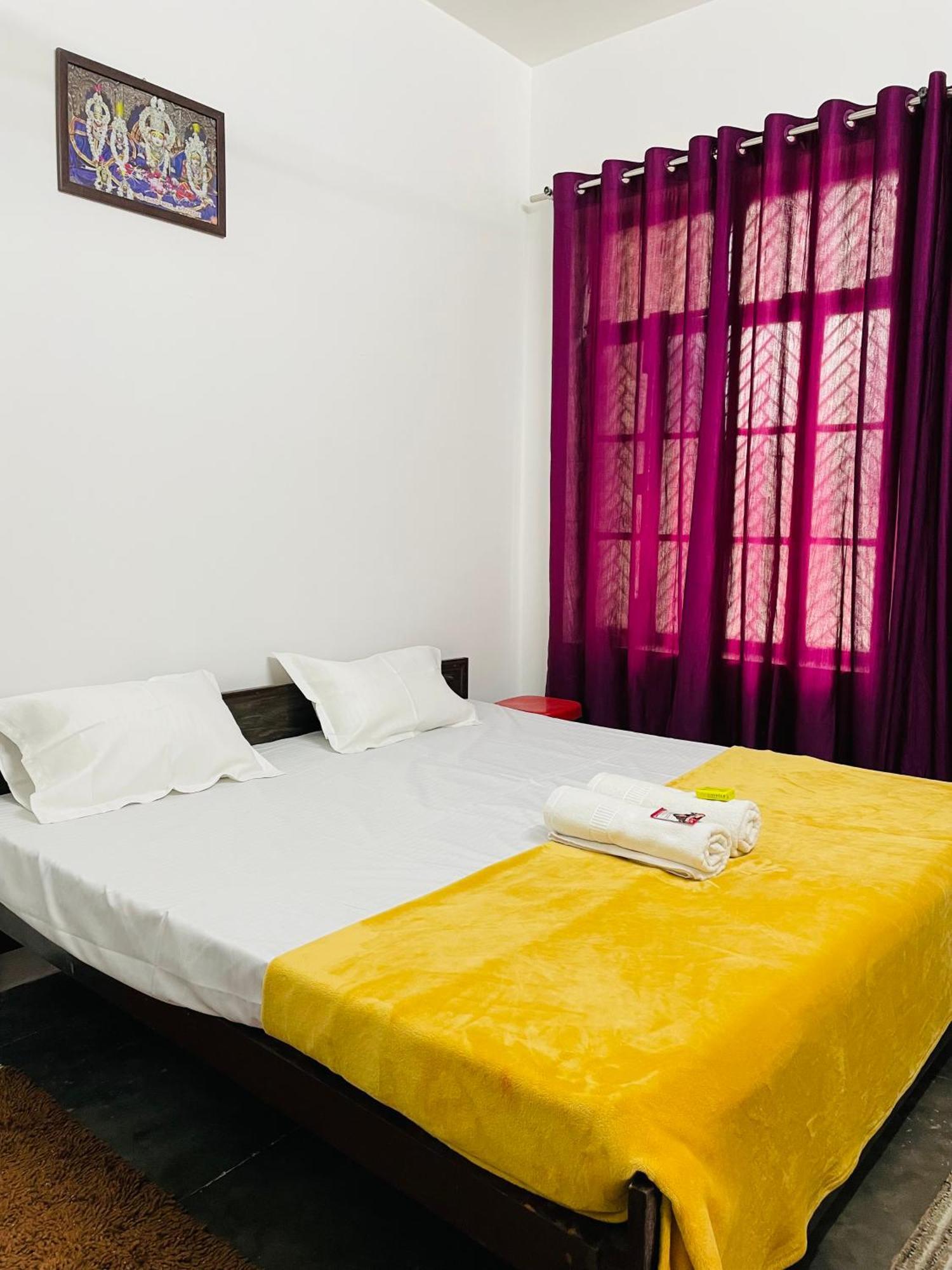 Shree Balaji Homestay Ayodhya ภายนอก รูปภาพ