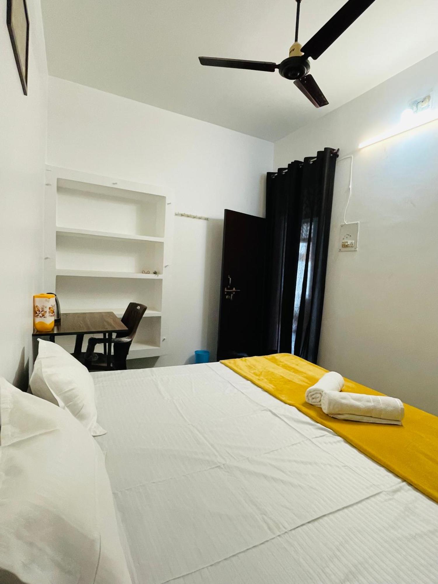 Shree Balaji Homestay Ayodhya ภายนอก รูปภาพ