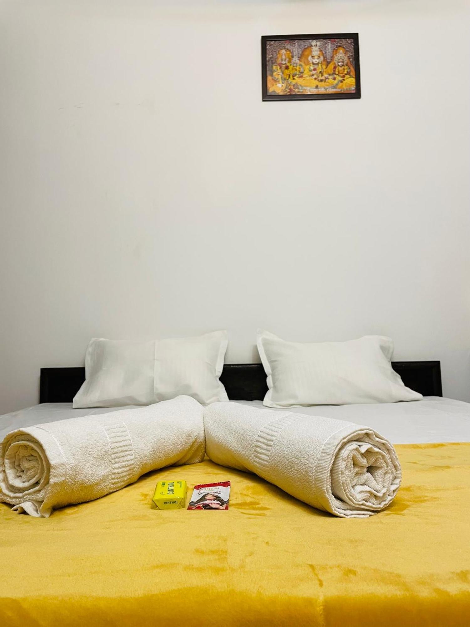 Shree Balaji Homestay Ayodhya ภายนอก รูปภาพ