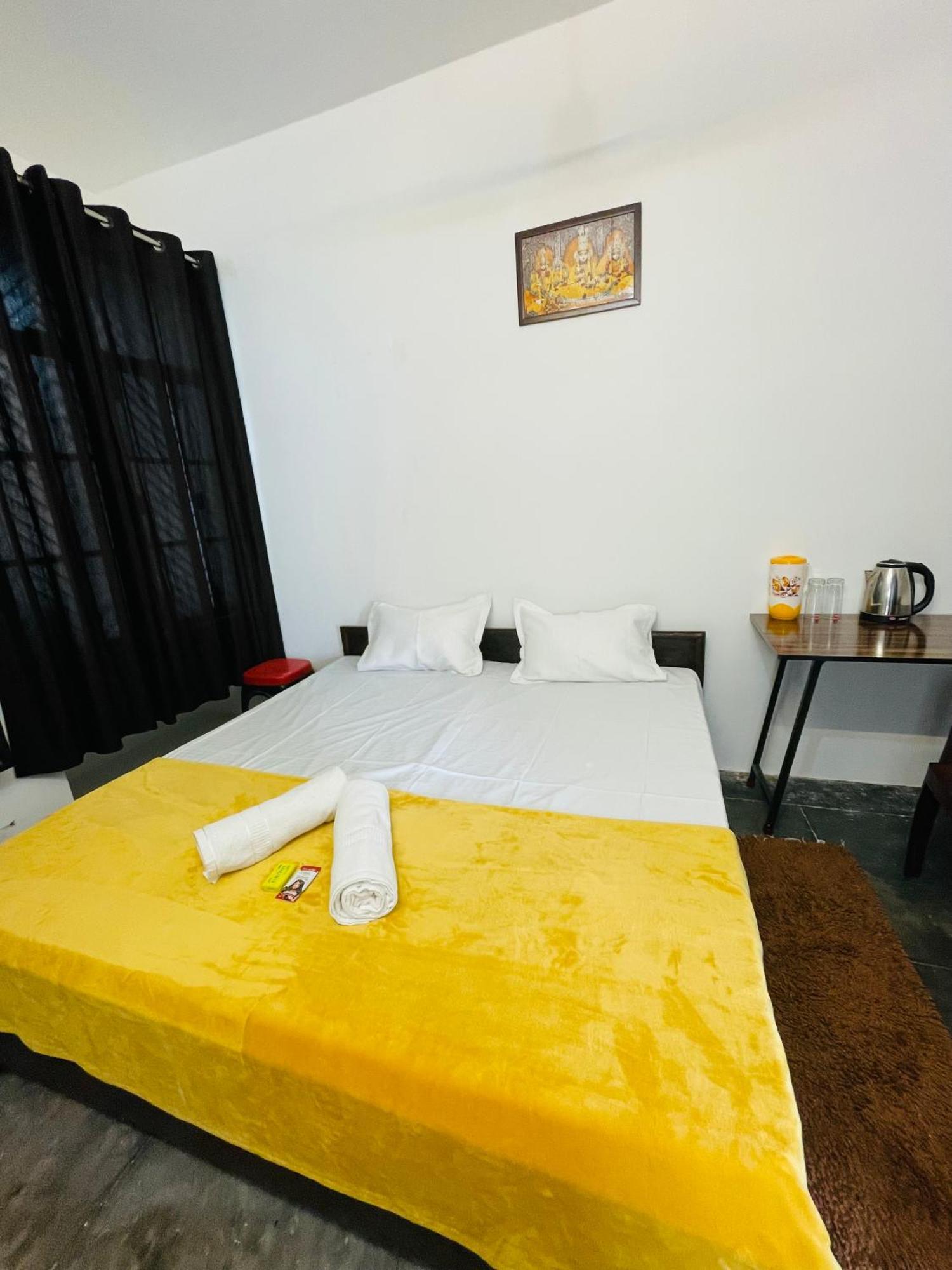 Shree Balaji Homestay Ayodhya ภายนอก รูปภาพ